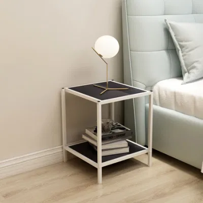 Moderner, schlichter kleiner Nachttisch aus Metall mit Holz